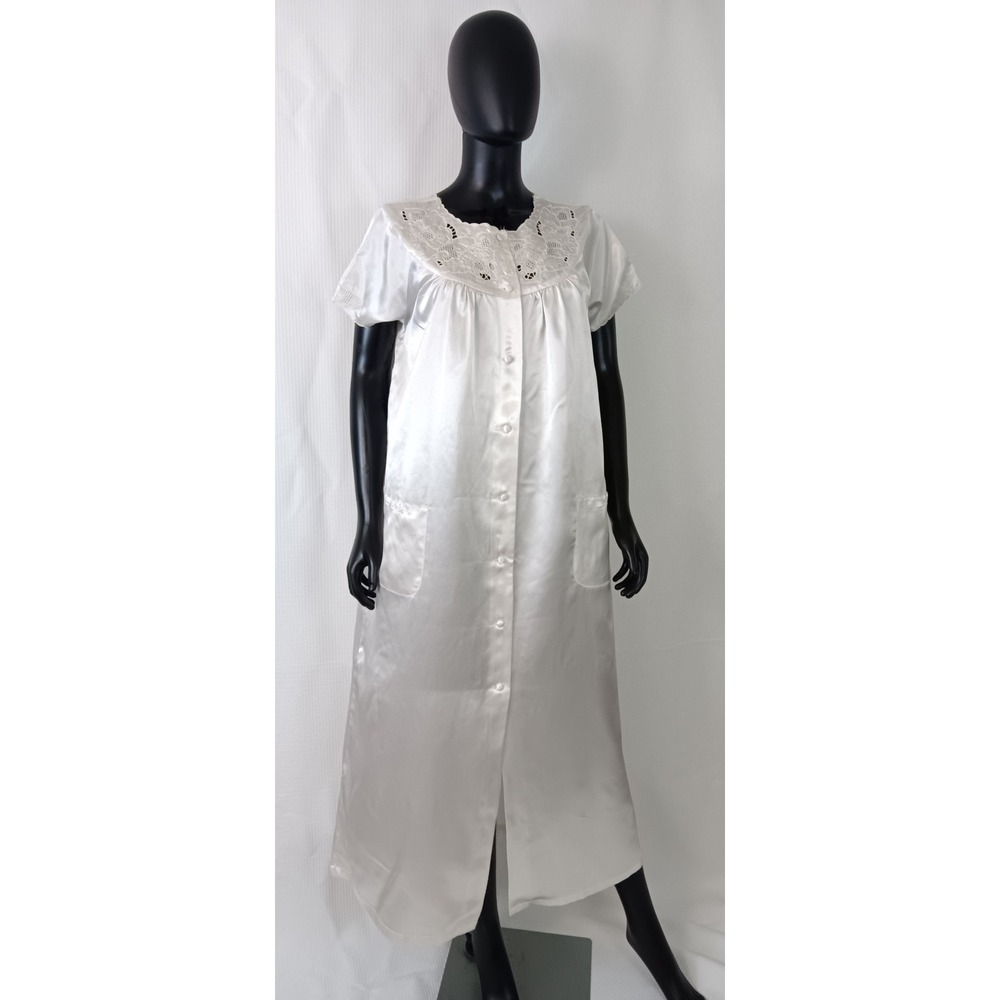 Radiadic Pashiodi Vintage Ivory Satin Hand Embroidered Lace Nightgown Small